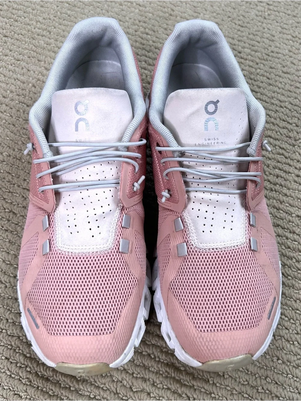 ON Cloud 5 Peach/White Women's Running Shoes Size 8.5